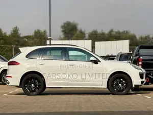 Porsche Cayenne Diesel AWD 2016 White
