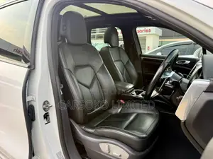 Porsche Cayenne Diesel AWD 2016 White