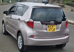 Toyota Ractis 2013 Silver
