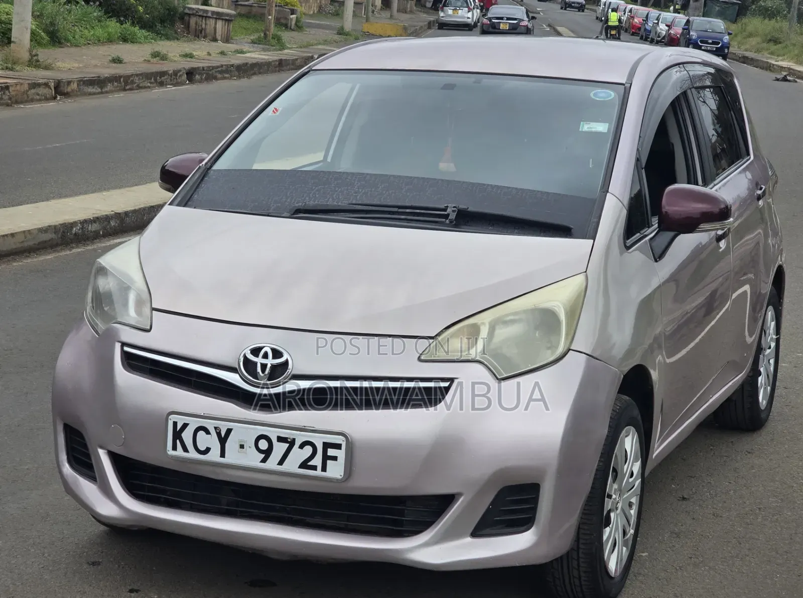Toyota Ractis 2013 Silver