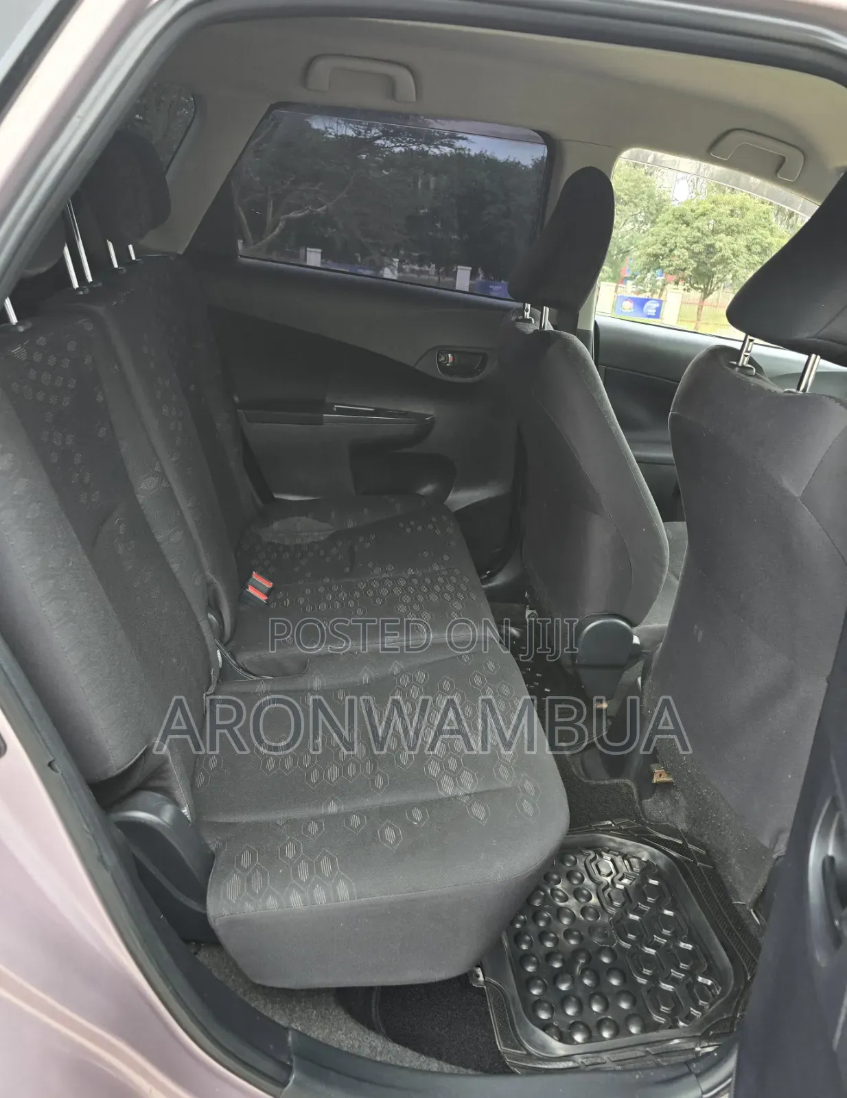 Toyota Ractis 2013 Silver