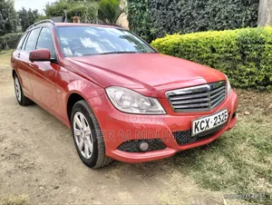 Mercedes-Benz C180 2012 Red