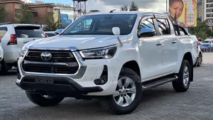 Toyota Hilux 2020 White