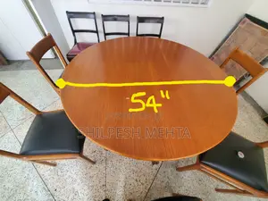 Dinning Table 5 Seaters (Mahogany Finish) Used