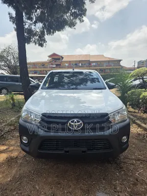 Toyota Hilux Revo Double Cab Deisel 2.4 RWD 2019 White