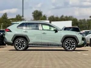 Toyota RAV4 Adventure AWD 2020 Green