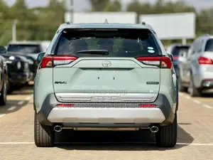 Toyota RAV4 Adventure AWD 2020 Green