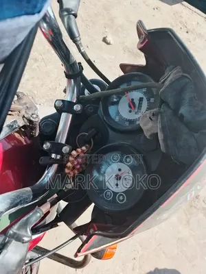 TVS HLX Plus ES 2016 Red