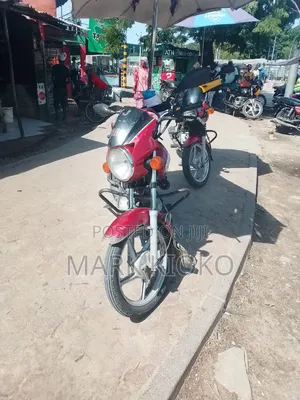 TVS HLX Plus ES 2016 Red