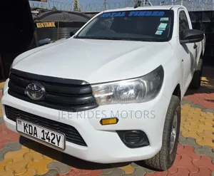 Toyota Hilux 2019 White