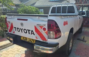 Toyota Hilux 2019 White
