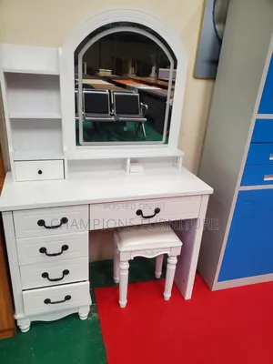 Dressing Table Withled Mirror