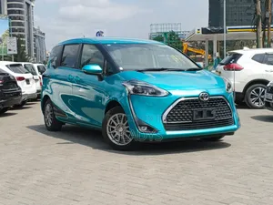 Toyota Sienta 2019 Green