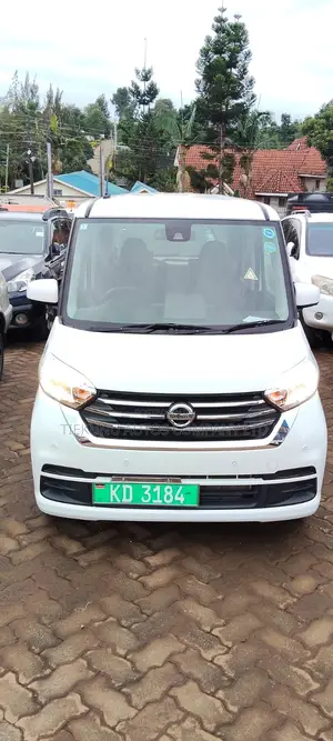 Nissan Dayz Roox 2019 White