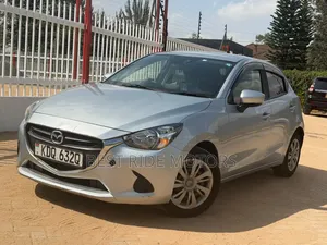 Mazda Demio 2017 Silver
