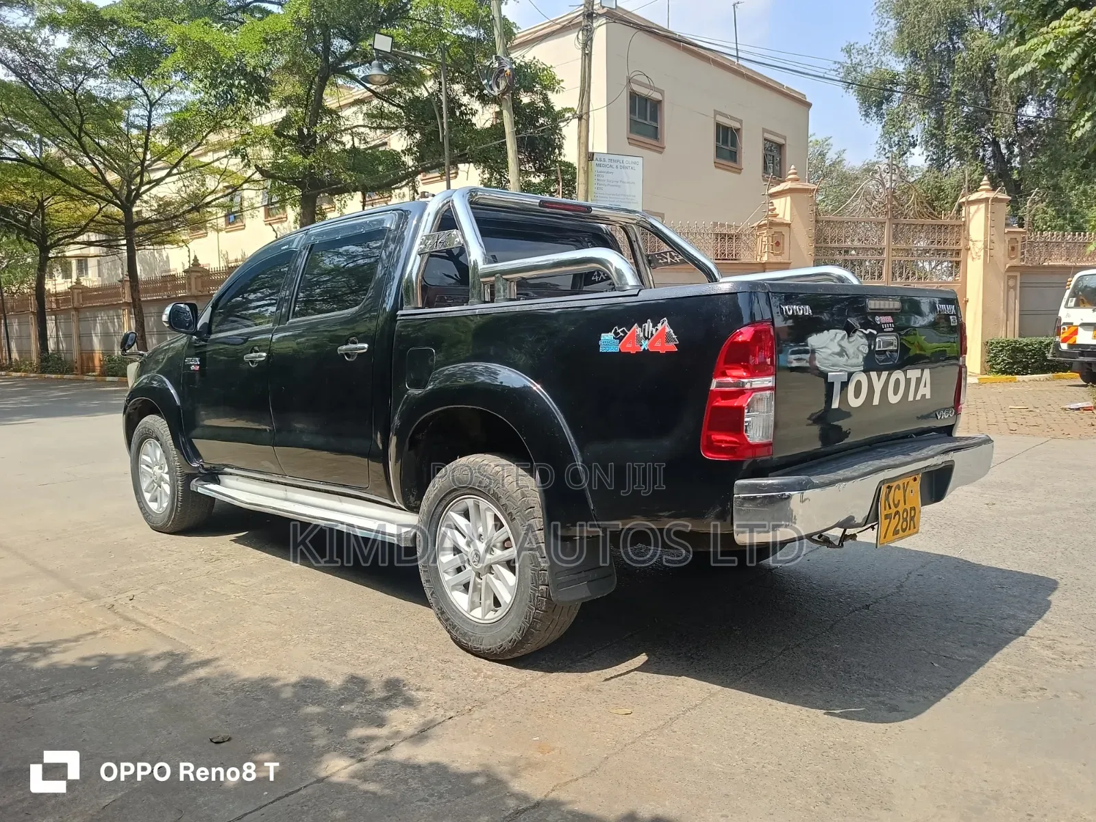 Toyota Hilux 2013 Black