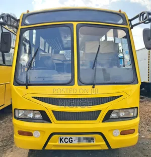 Isuzu NQR 2015 Yellow