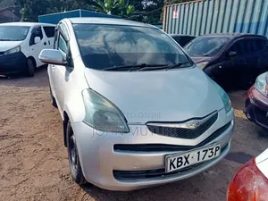 Toyota Ractis 2006 Silver