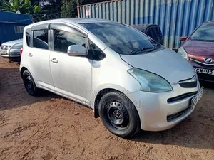 Toyota Ractis 2006 Silver