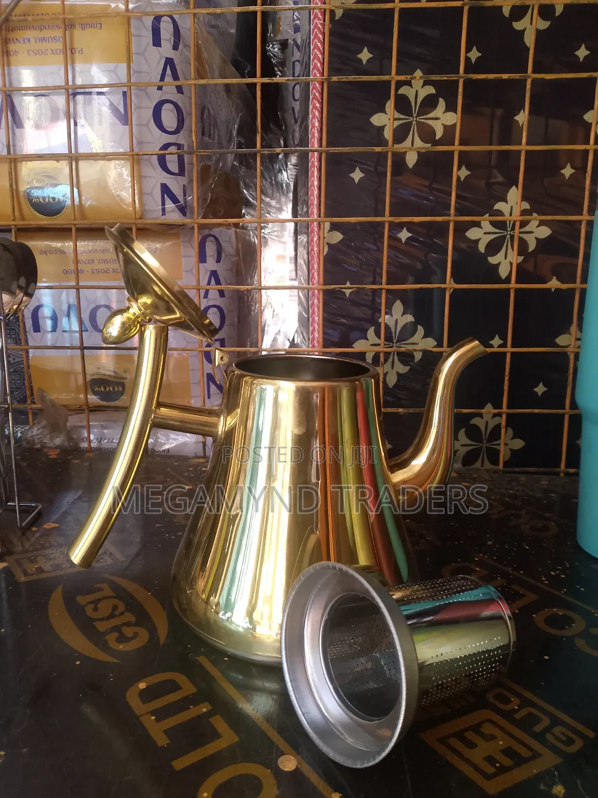 2 LTR Gold Tea and Coffee Pot With Infuser / Tea Pot