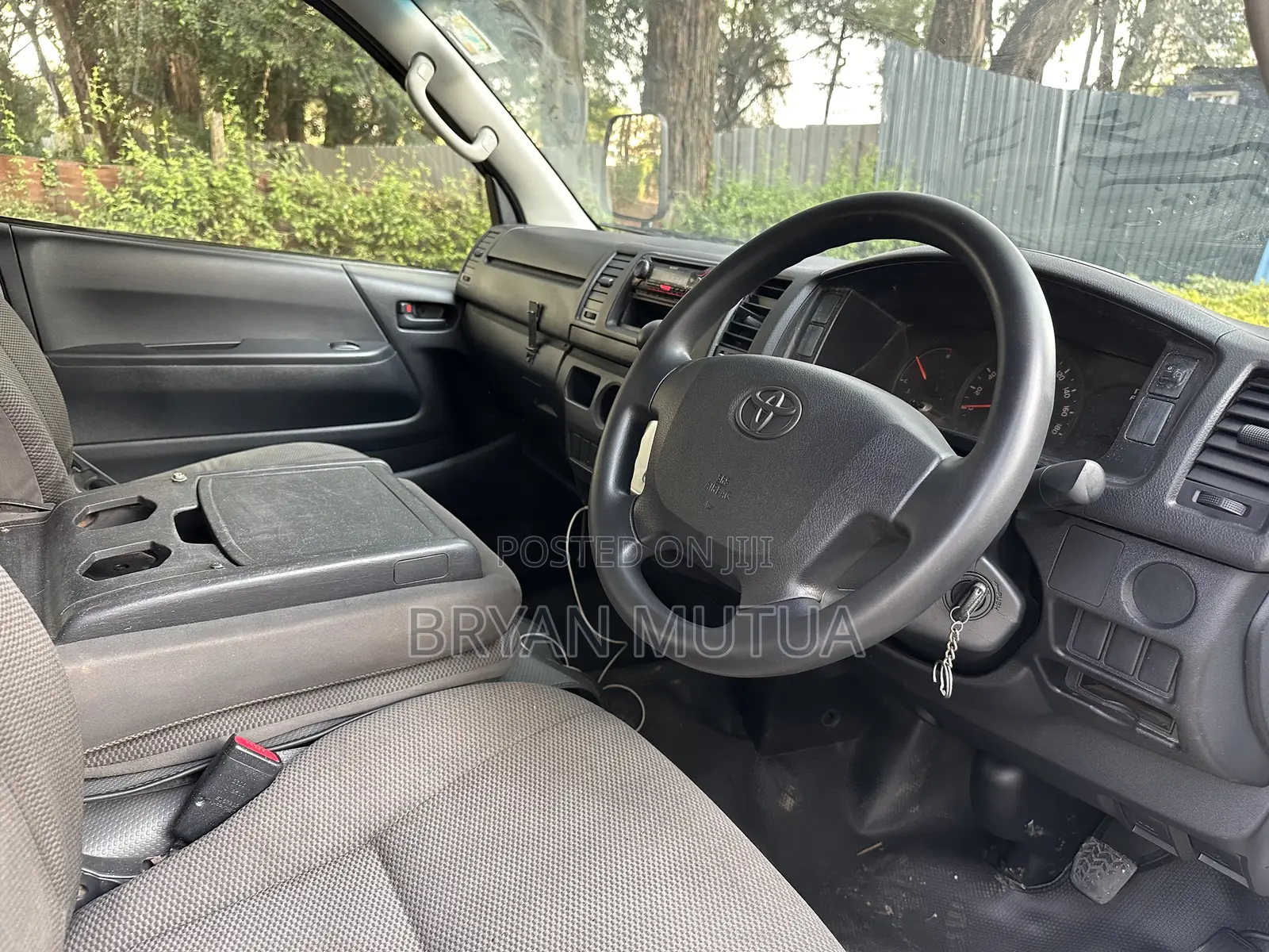 Toyota HiAce 2016 White