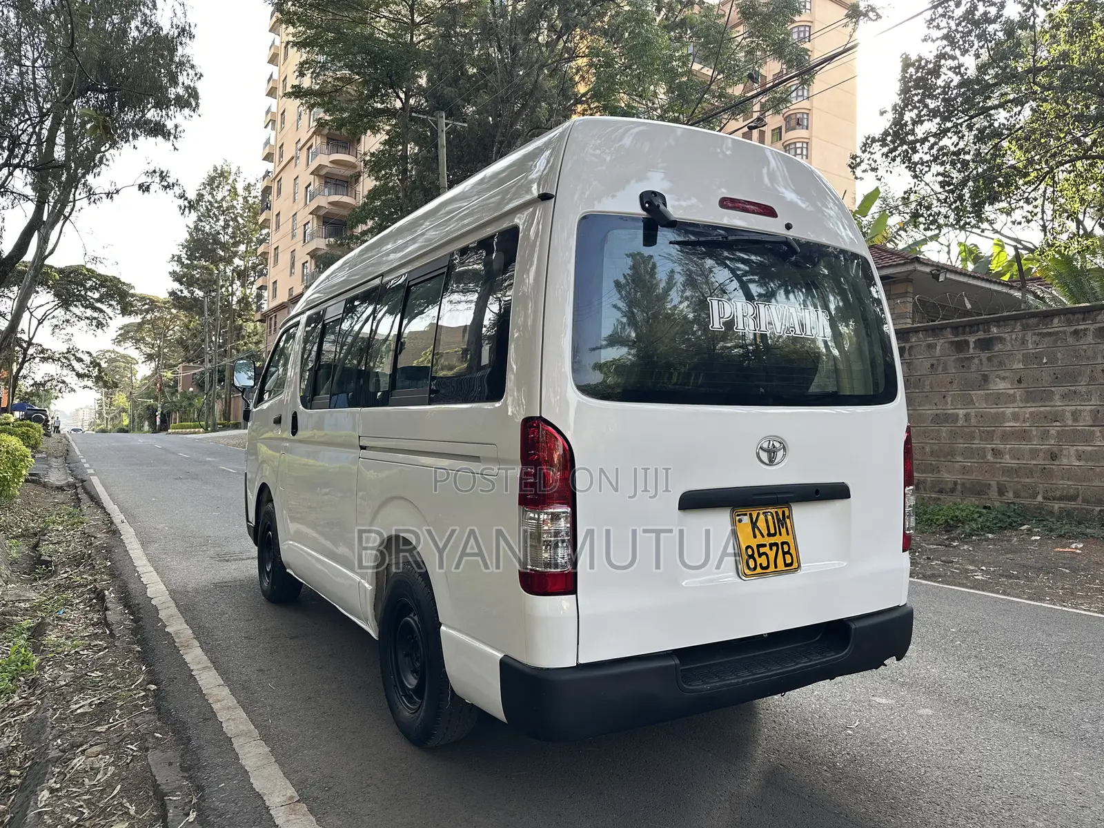 Toyota HiAce 2016 White