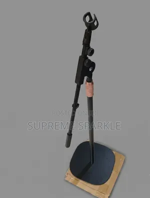 Microphone Stand With Heavy Flat Base and Adjustable Boom Arm(H 1.7m).