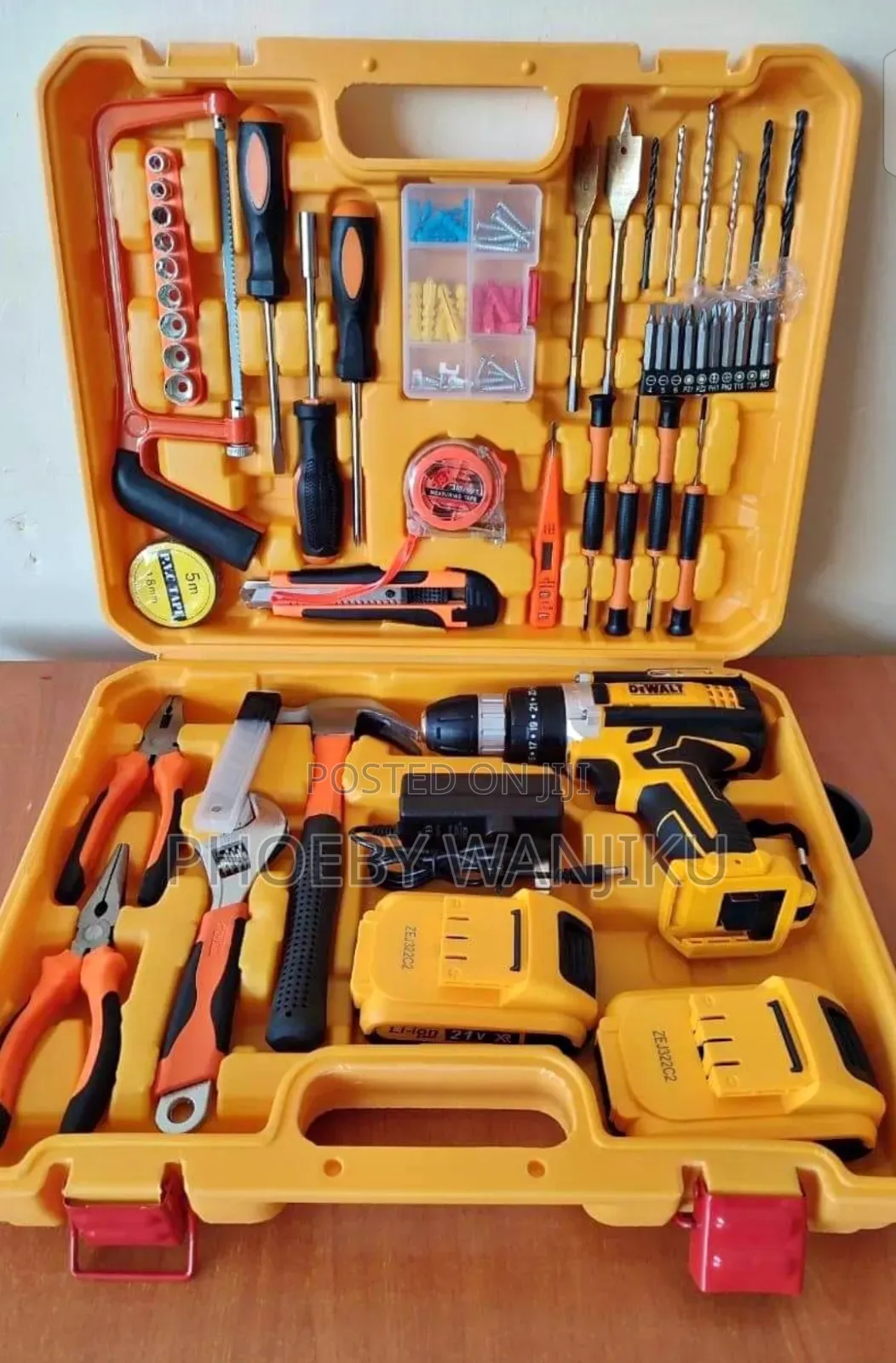 Dewalt Cordless Drill/Highly Recommend Dewalt Cordless Drill Set
