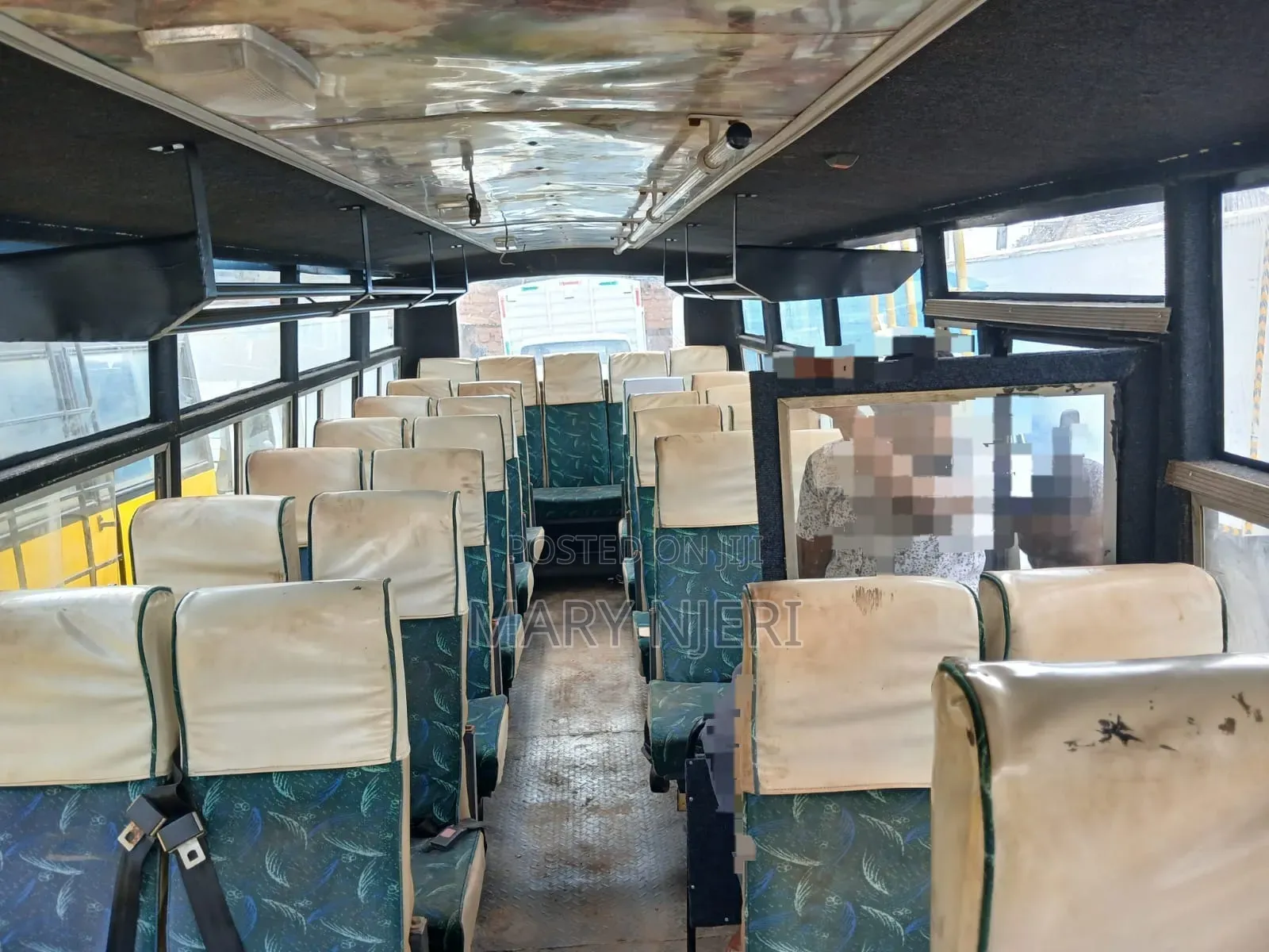 Isuzu Executive Bus 2015 Yellow