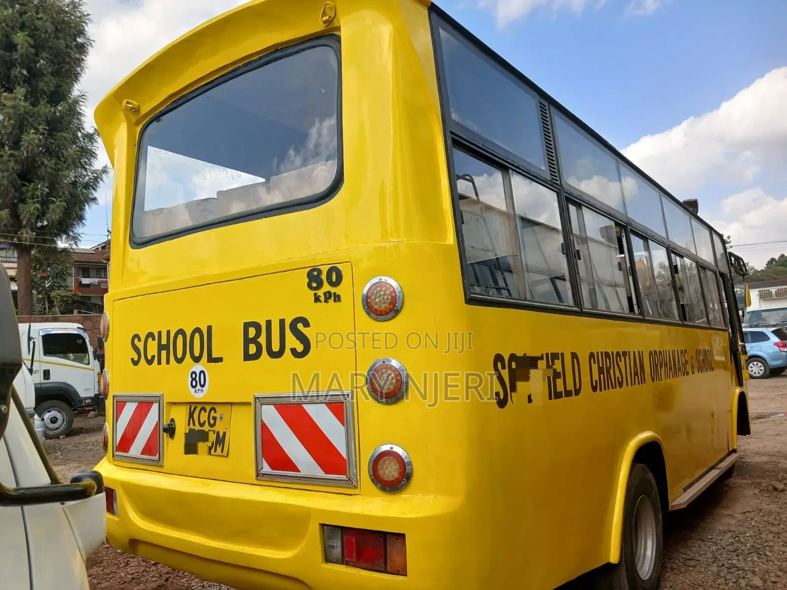 Isuzu Executive Bus 2015 Yellow