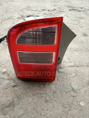 Toyota Isis Bumper Light(Red)
