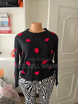 Round Neck Sweater Tops
