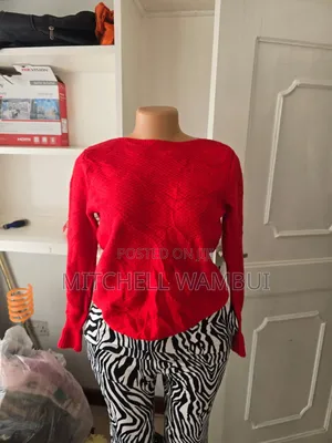 Round Neck Sweater Tops