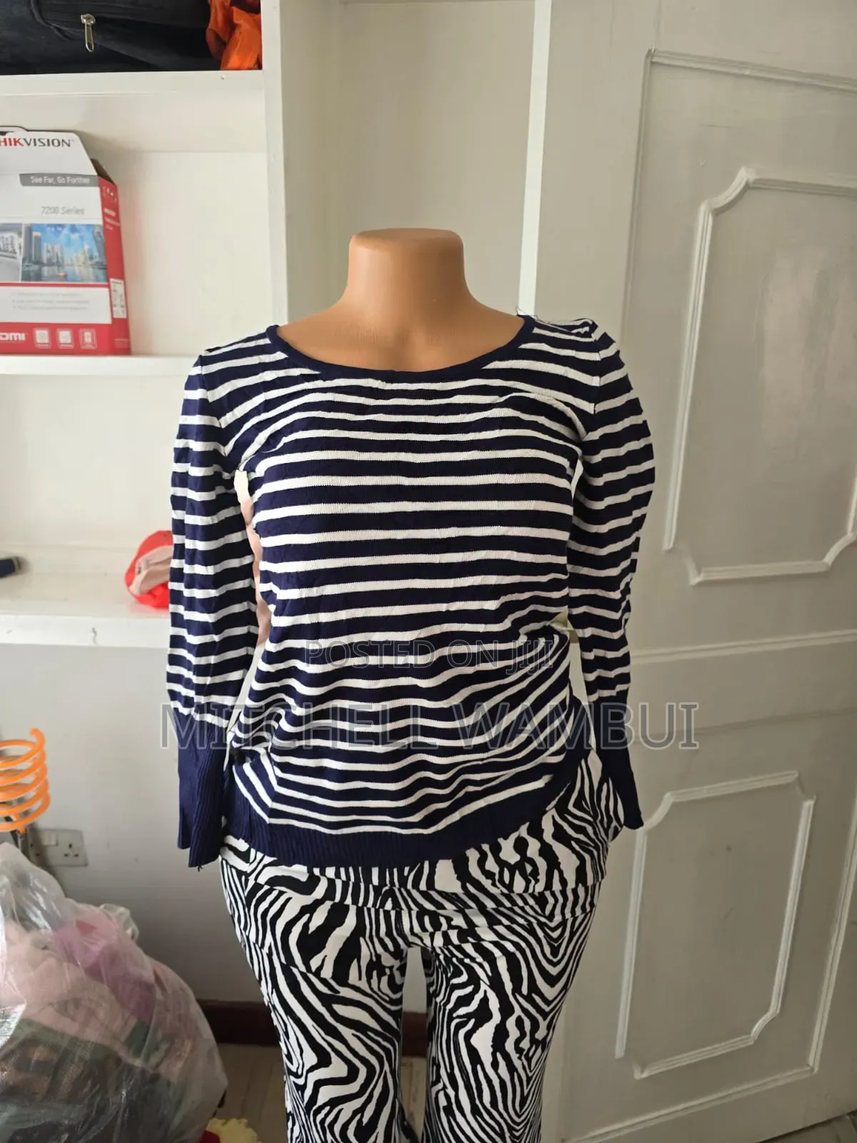 Round Neck Sweater Tops