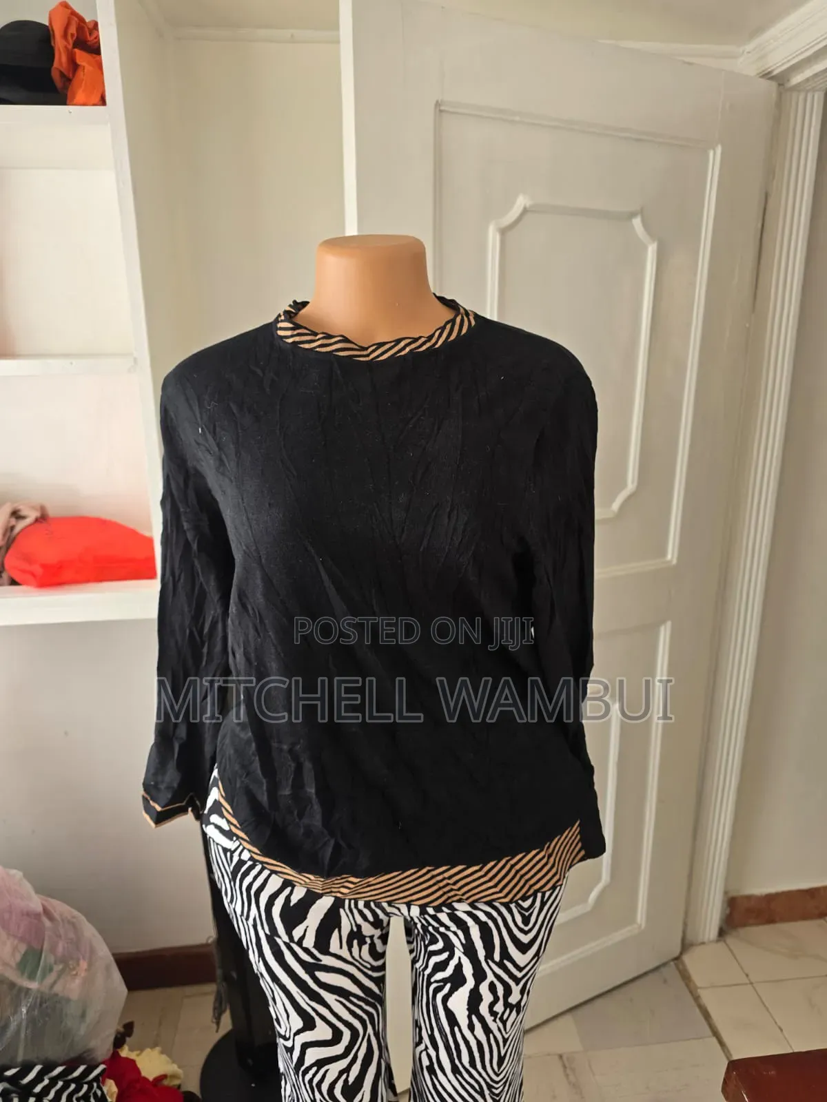 Round Neck Sweater Tops