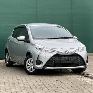 Toyota Vitz 2019 Silver