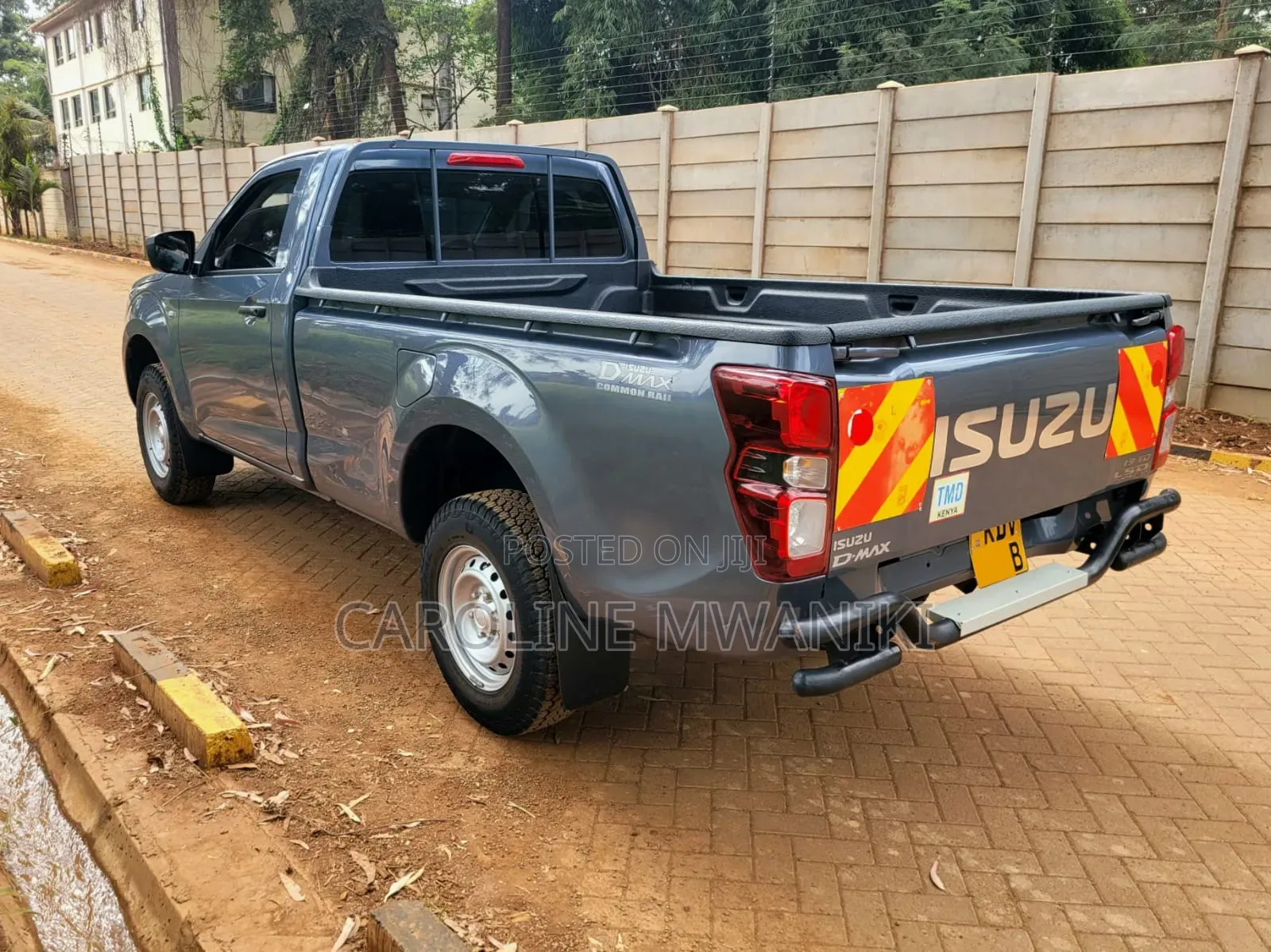 Isuzu D-MAX 2025 Gray