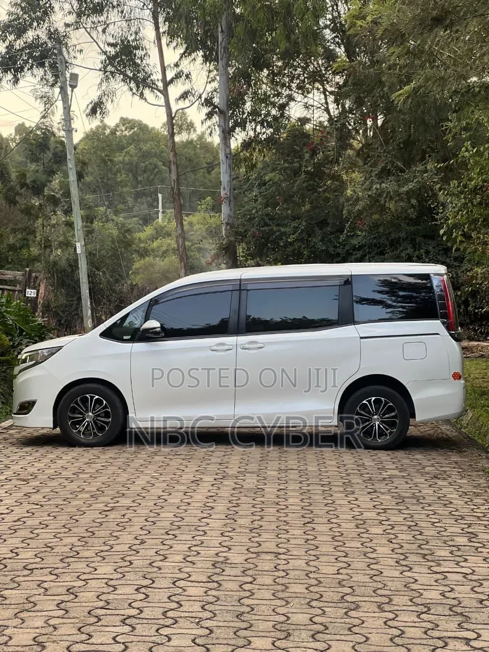 Toyota Noah 2019 White
