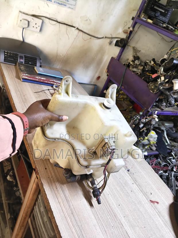 Harrier Washer Bottle 2018/2019 - main view