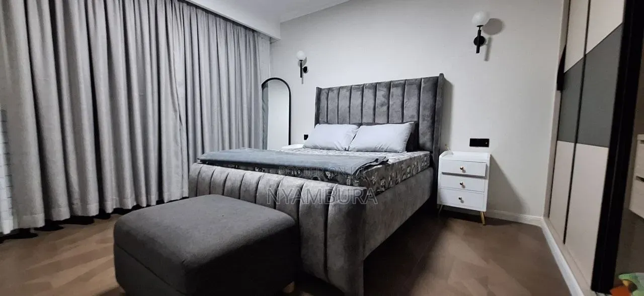 Charcoal Gray 5x6 Queen Platform Bed