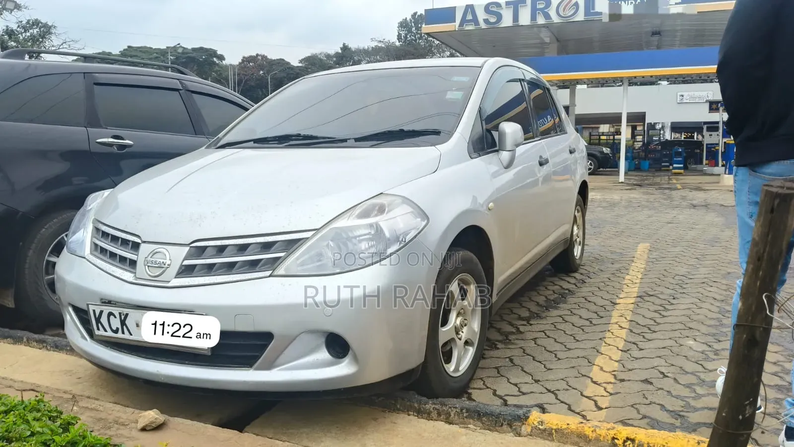 Nissan Tiida 2010 Silver