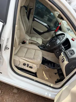 Volkswagen Golf 2012 White