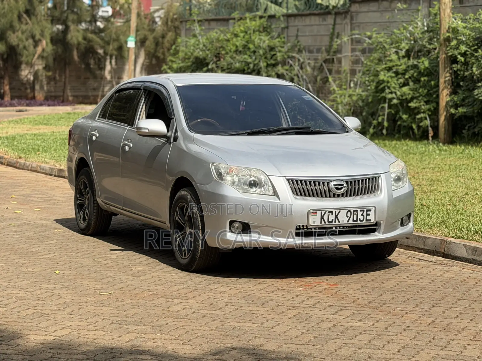 Toyota Axio 2010 Silver