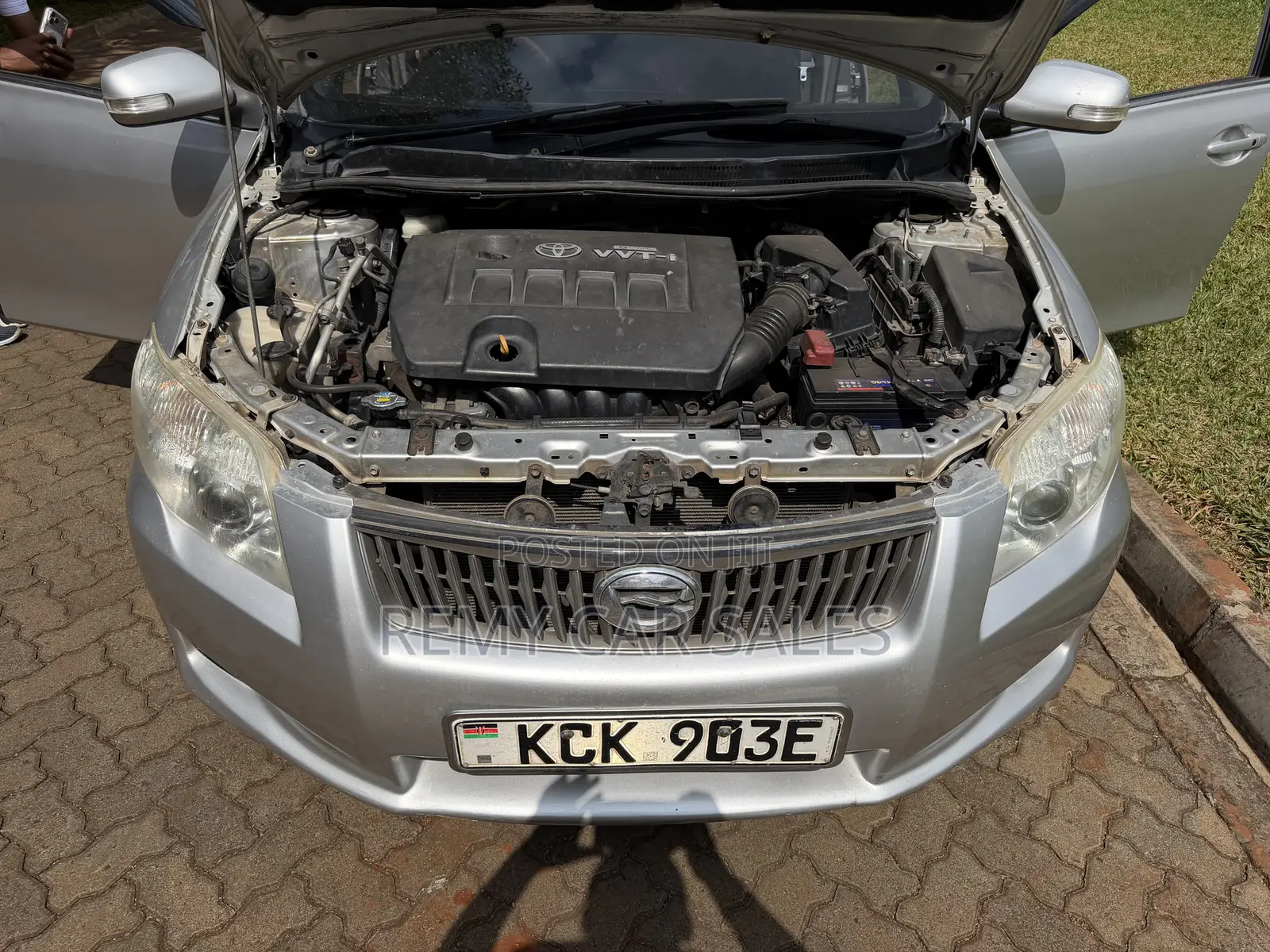 Toyota Axio 2010 Silver