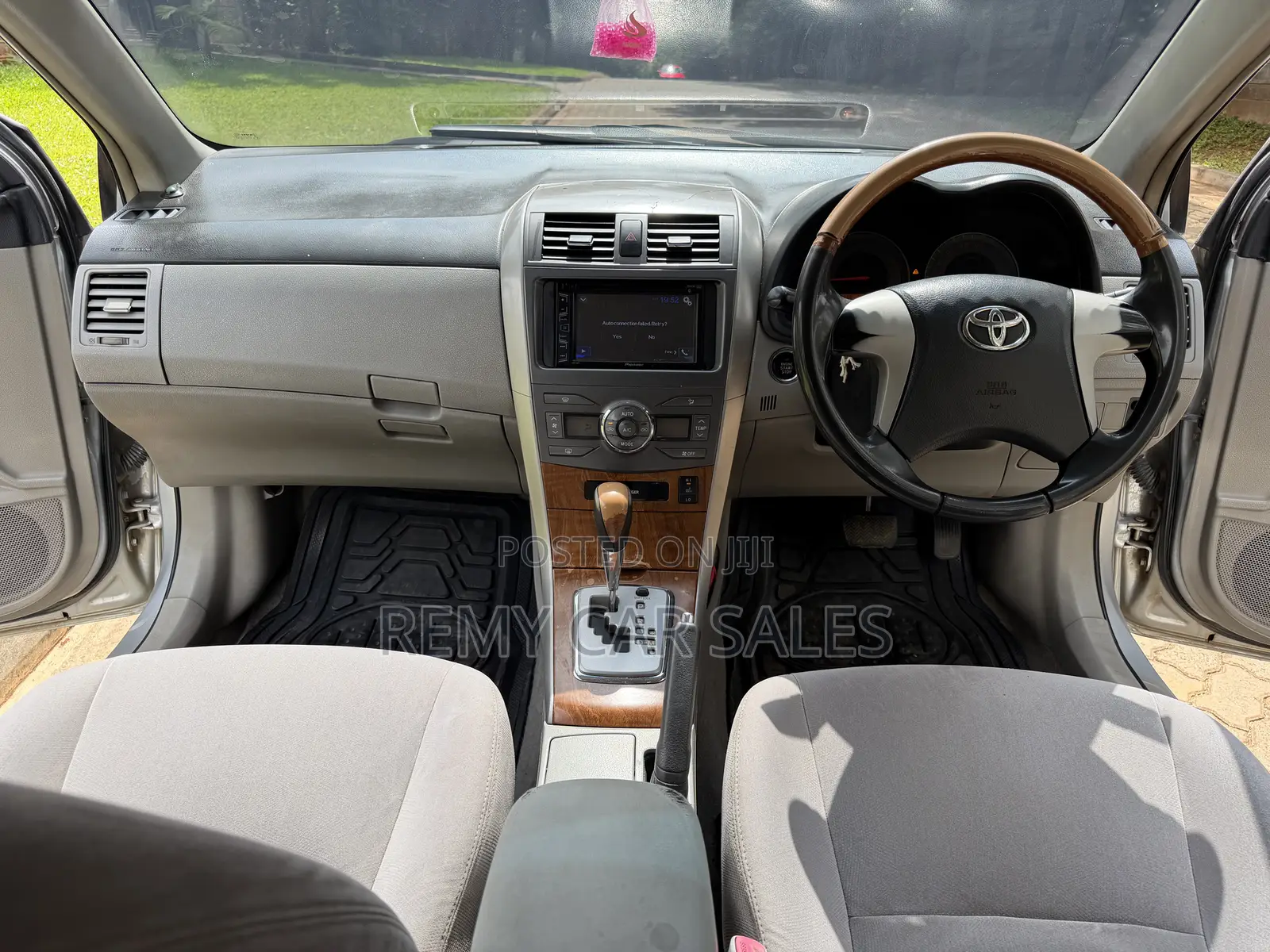 Toyota Axio 2010 Silver
