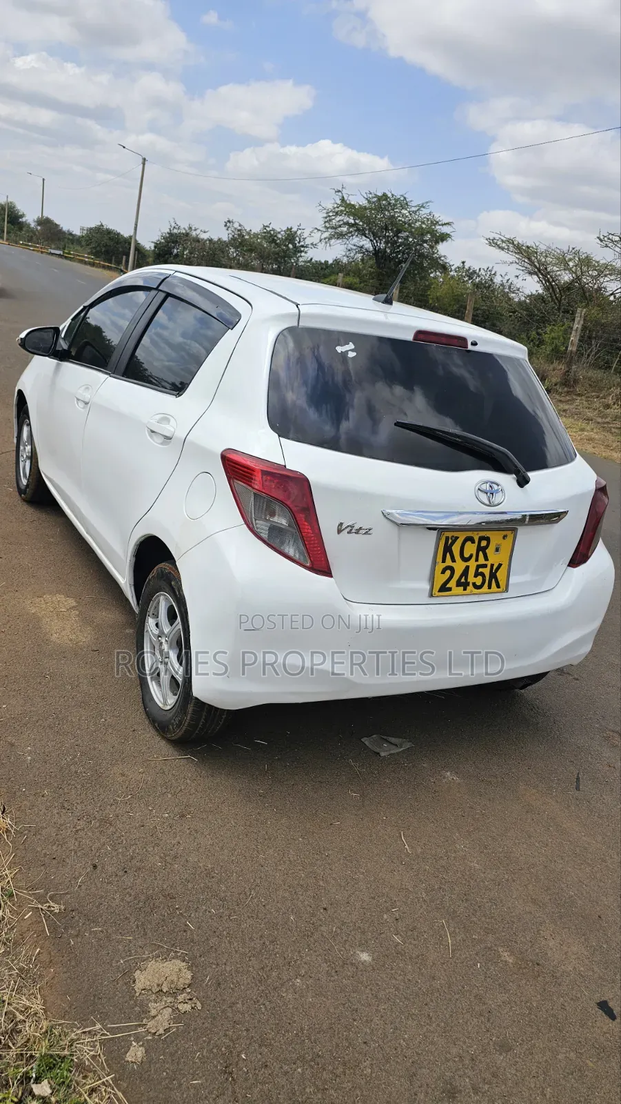 Toyota Vitz 2012 White
