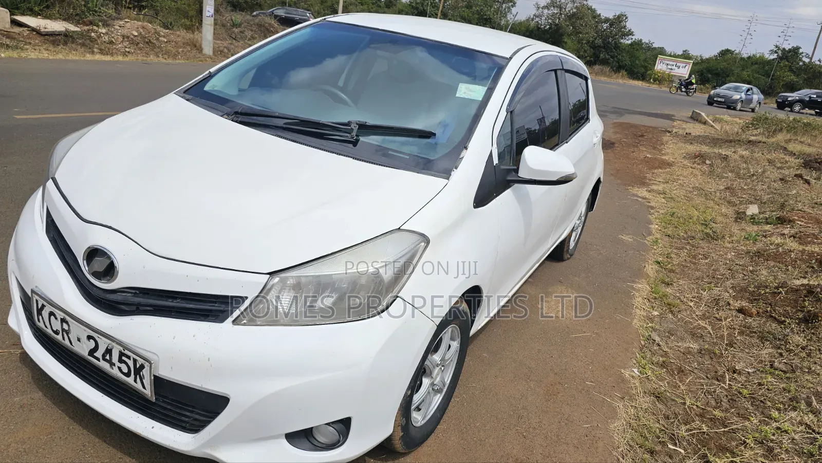 Toyota Vitz 2012 White