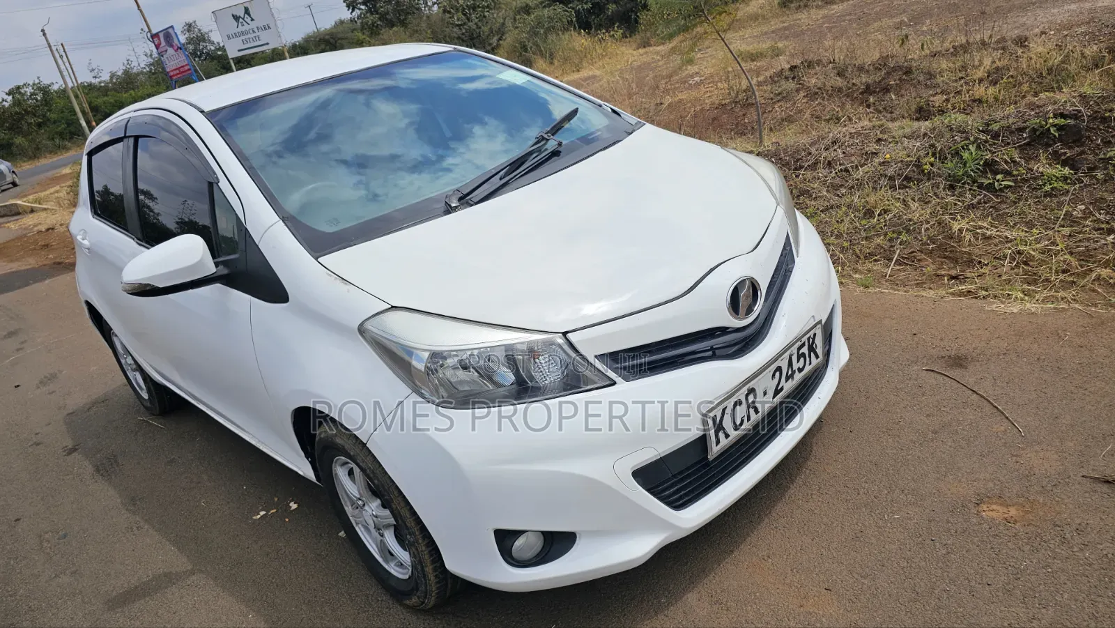 Toyota Vitz 2012 White