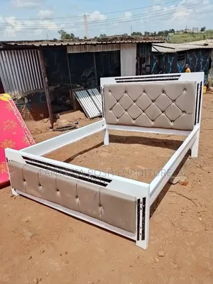 White Queen Bed Size 5 by 6