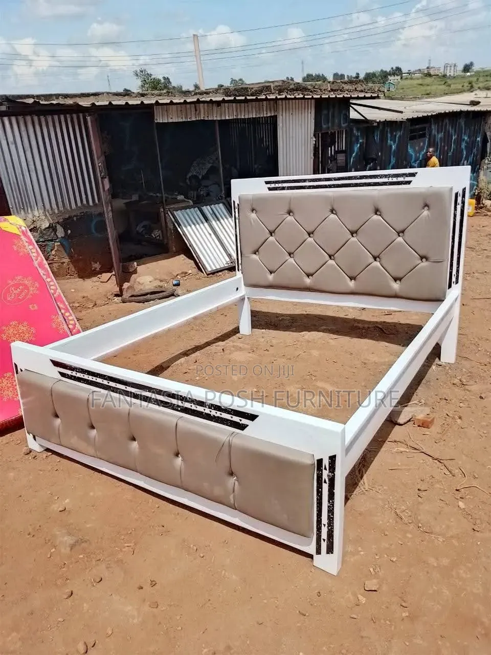 White Queen Bed Size 5 by 6